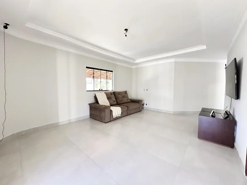 Casa de Condomínio com 4 quartos para alugar, 800m2 em Ponte Alta Norte (Gama), Brasilia - DF - imagem 3 Foto 3 de Casa de Condomínio com 4 quartos para alugar, 800m2 em Ponte Alta Norte (Gama), Brasilia - DF