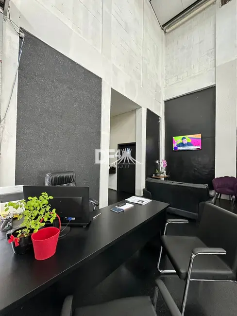 Armazém / Galpão à venda e para alugar, 600m2 em Setor Habitacional Vicente Pires, Brasilia - DF - imagem 5 Foto 5 de Armazém / Galpão à venda e para alugar, 600m2 em Setor Habitacional Vicente Pires, Brasilia - DF