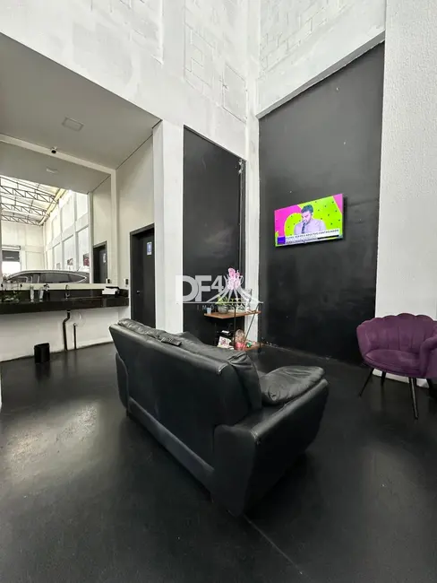 Armazém / Galpão à venda e para alugar, 600m2 em Setor Habitacional Vicente Pires, Brasilia - DF - imagem 6 Foto 6 de Armazém / Galpão à venda e para alugar, 600m2 em Setor Habitacional Vicente Pires, Brasilia - DF