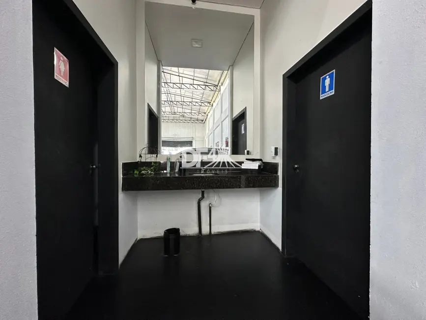 Armazém / Galpão à venda e para alugar, 600m2 em Setor Habitacional Vicente Pires, Brasilia - DF - imagem 7 Foto 7 de Armazém / Galpão à venda e para alugar, 600m2 em Setor Habitacional Vicente Pires, Brasilia - DF