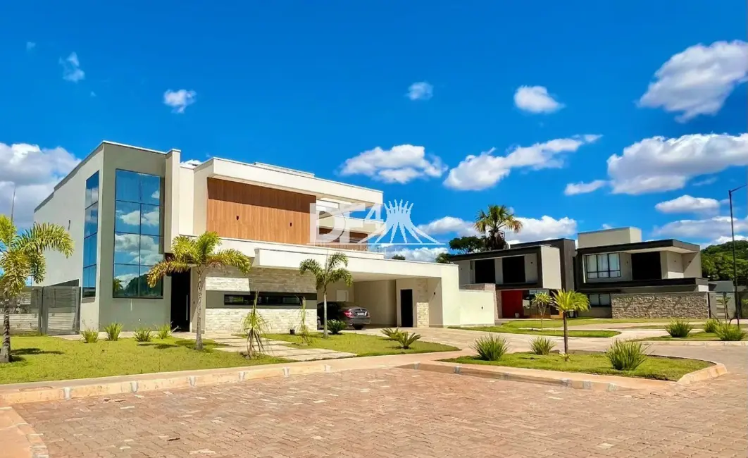 Terreno / Lote à venda, 2500m2 em Park Way, Brasilia - DF - imagem 1 Foto 1 de Terreno / Lote à venda, 2500m2 em Park Way, Brasilia - DF