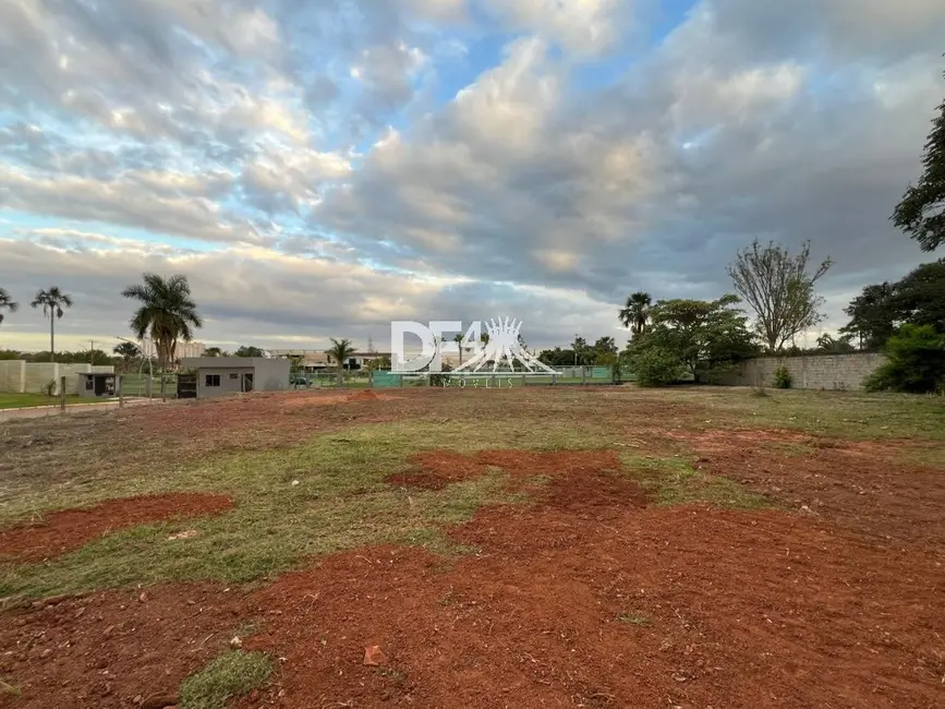 Terreno / Lote à venda, 2500m2 em Park Way, Brasilia - DF - imagem 4 Foto 4 de Terreno / Lote à venda, 2500m2 em Park Way, Brasilia - DF
