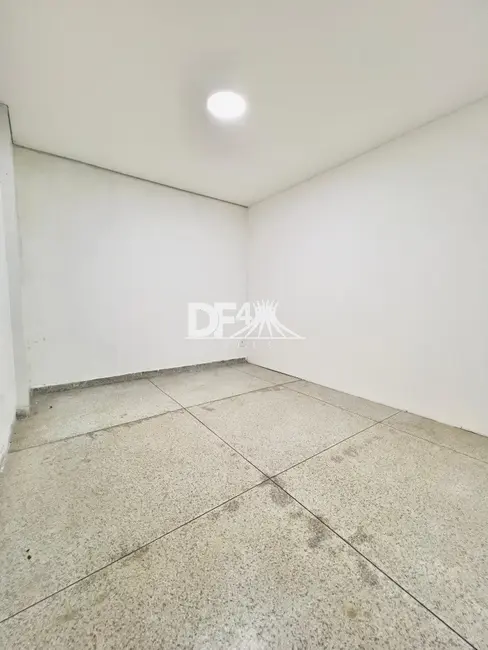 Sala Comercial para alugar, 150m2 em Setor Habitacional Vicente Pires, Brasilia - DF - imagem 5 Foto 5 de Sala Comercial para alugar, 150m2 em Setor Habitacional Vicente Pires, Brasilia - DF