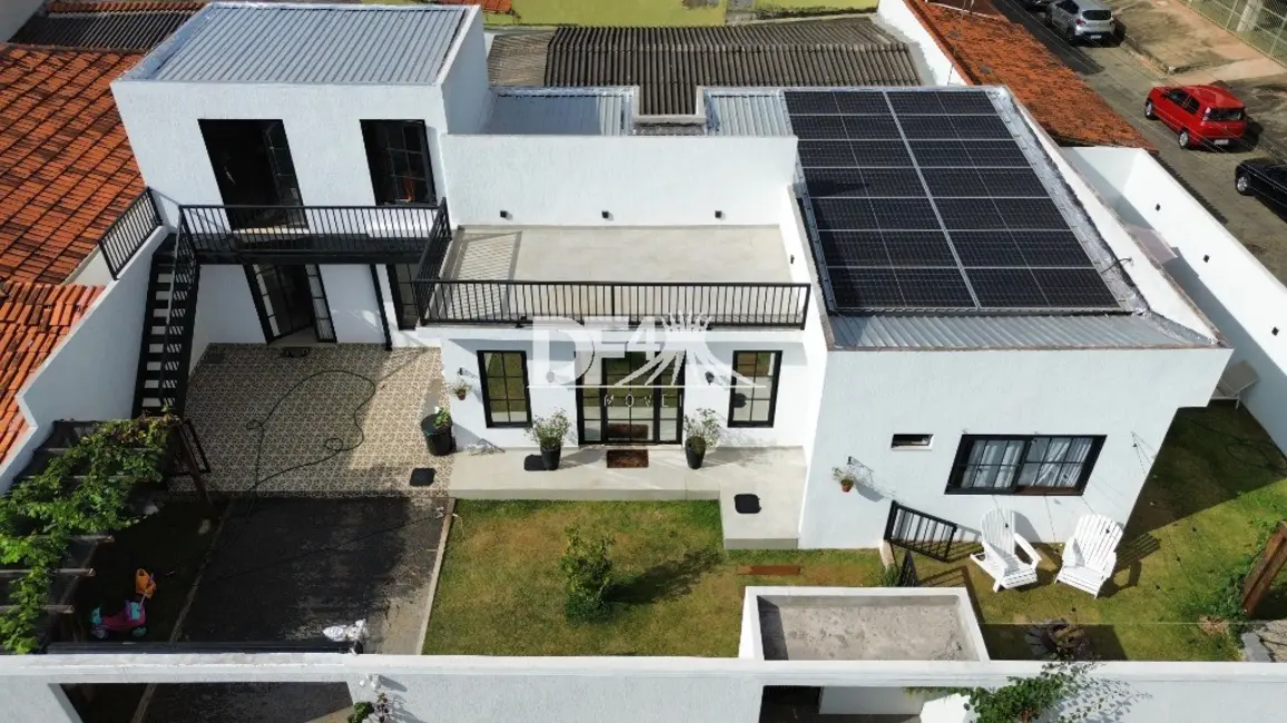 Foto 1 de Casa com 3 quartos à venda, 300m2 em Guará I, Brasilia - DF