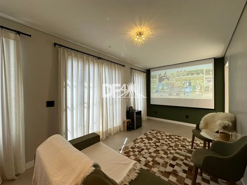 Foto 2 de Casa com 3 quartos à venda, 300m2 em Guará I, Brasilia - DF