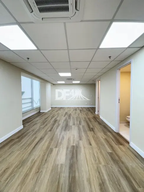 Sala Comercial para alugar, 255m2 em Asa Sul, Brasilia - DF - imagem 3 Foto 3 de Sala Comercial para alugar, 255m2 em Asa Sul, Brasilia - DF