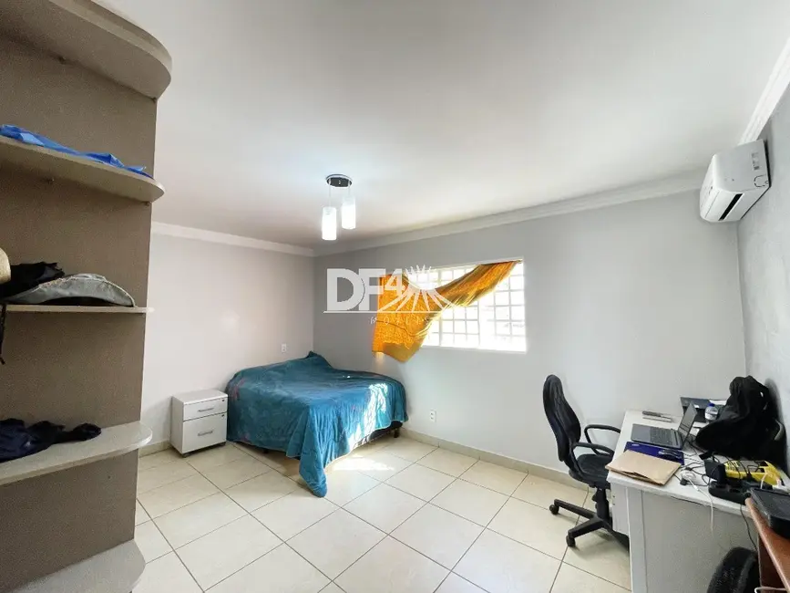 Foto 22 de Casa com 5 quartos à venda, 260m2 em Taguatinga Norte (Taguatinga), Brasilia - DF