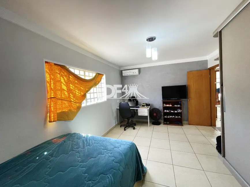 Foto 20 de Casa com 5 quartos à venda, 260m2 em Taguatinga Norte (Taguatinga), Brasilia - DF