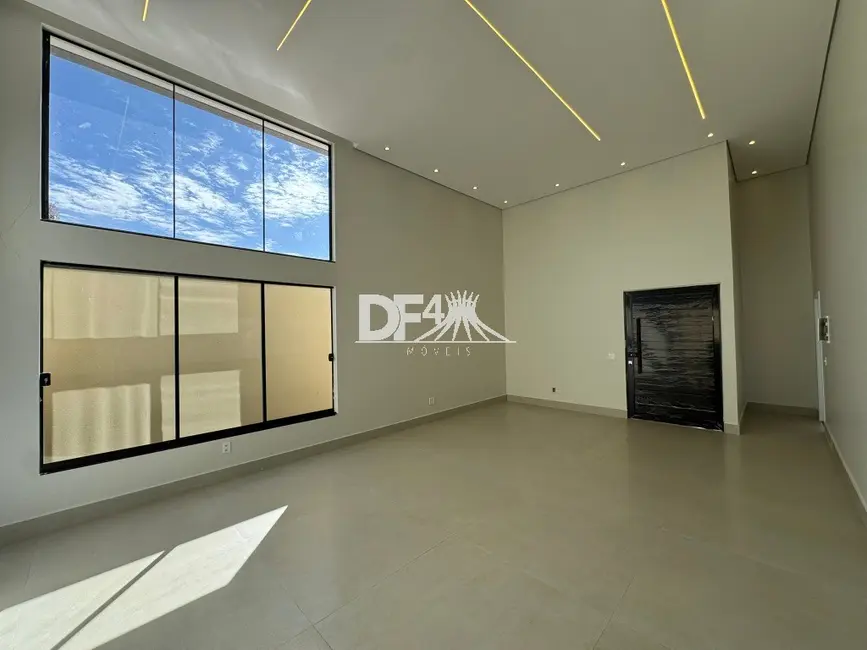 Casa de Condomínio com 3 quartos à venda, 228m2 em Setor Habitacional Vicente Pires, Brasilia - DF - imagem 2 Foto 2 de Casa de Condomínio com 3 quartos à venda, 228m2 em Setor Habitacional Vicente Pires, Brasilia - DF