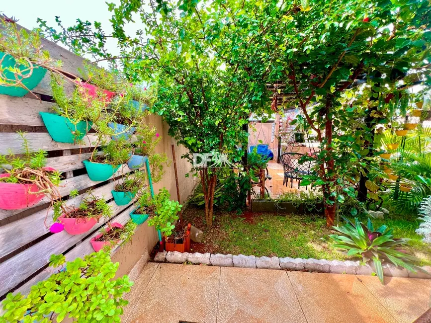 Foto 3 de Casa de Condomínio com 3 quartos à venda, 400m2 em Brasilia - DF