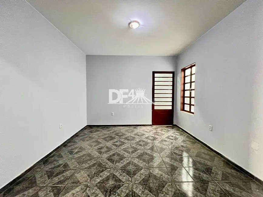 Sala Comercial para alugar, 200m2 em Ceilândia Sul (Ceilândia), Brasilia - DF - imagem 3 Foto 3 de Sala Comercial para alugar, 200m2 em Ceilândia Sul (Ceilândia), Brasilia - DF