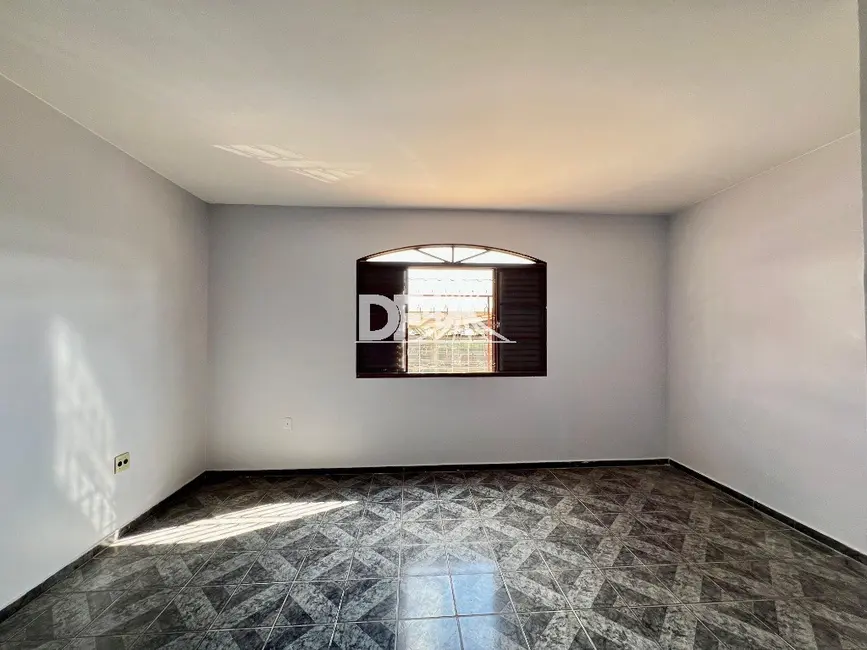 Sala Comercial para alugar, 200m2 em Ceilândia Sul (Ceilândia), Brasilia - DF - imagem 6 Foto 6 de Sala Comercial para alugar, 200m2 em Ceilândia Sul (Ceilândia), Brasilia - DF