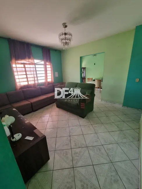 Foto 2 de Casa com 8 quartos à venda, 135m2 em Ceilândia Sul (Ceilândia), Brasilia - DF