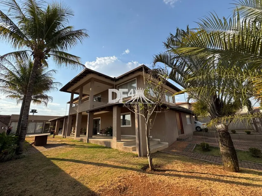 Casa de Condomínio com 4 quartos à venda, 400m2 em Setor Habitacional Samambaia (Vicente Pires), Brasilia - DF - imagem 1 Foto 1 de Casa de Condomínio com 4 quartos à venda, 400m2 em Setor Habitacional Samambaia (Vicente Pires), Brasilia - DF