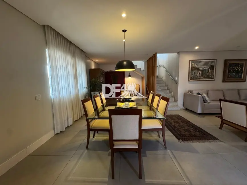 Casa de Condomínio com 4 quartos à venda, 400m2 em Setor Habitacional Samambaia (Vicente Pires), Brasilia - DF - imagem 5 Foto 5 de Casa de Condomínio com 4 quartos à venda, 400m2 em Setor Habitacional Samambaia (Vicente Pires), Brasilia - DF