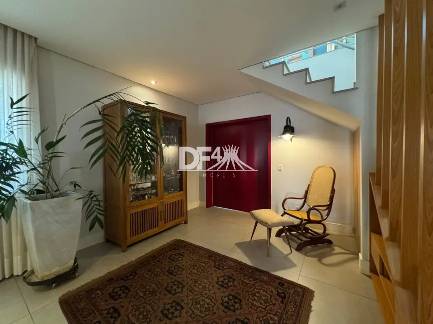 Casa de Condomínio com 4 quartos à venda, 400m2 em Setor Habitacional Samambaia (Vicente Pires), Brasilia - DF - imagem 6 Foto 6 de Casa de Condomínio com 4 quartos à venda, 400m2 em Setor Habitacional Samambaia (Vicente Pires), Brasilia - DF