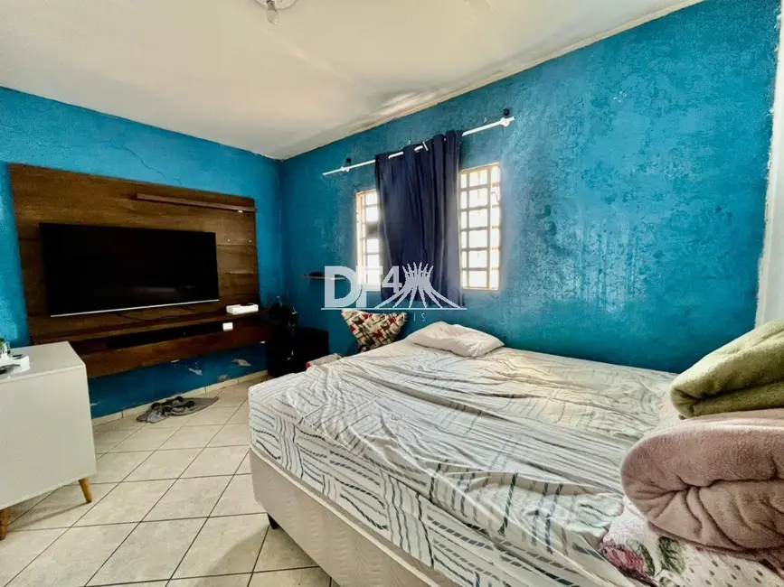 Casa com 4 quartos à venda, 200m2 em Samambaia Sul (Samambaia), Brasilia - DF - imagem 7 Foto 7 de Casa com 4 quartos à venda, 200m2 em Samambaia Sul (Samambaia), Brasilia - DF