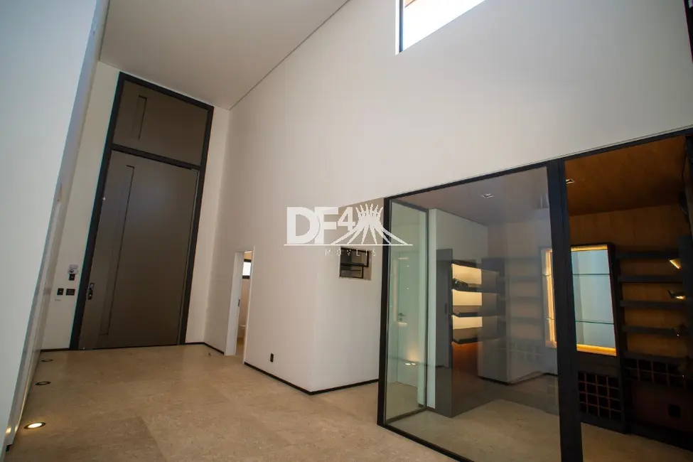 Casa com 5 quartos à venda, 977m2 em Setor de Habitações Individuais Norte, Brasilia - DF - imagem 2 Foto 2 de Casa com 5 quartos à venda, 977m2 em Setor de Habitações Individuais Norte, Brasilia - DF