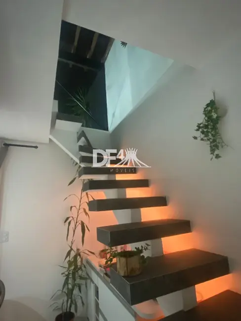 Casa de Condomínio com 3 quartos à venda, 500m2 em Setor Habitacional Vicente Pires, Brasilia - DF - imagem 3 Foto 3 de Casa de Condomínio com 3 quartos à venda, 500m2 em Setor Habitacional Vicente Pires, Brasilia - DF