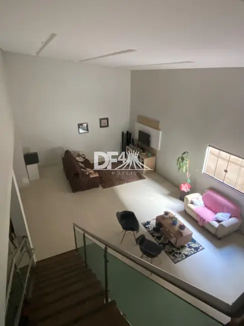 Casa de Condomínio com 3 quartos à venda, 500m2 em Setor Habitacional Vicente Pires, Brasilia - DF - imagem 5 Foto 5 de Casa de Condomínio com 3 quartos à venda, 500m2 em Setor Habitacional Vicente Pires, Brasilia - DF