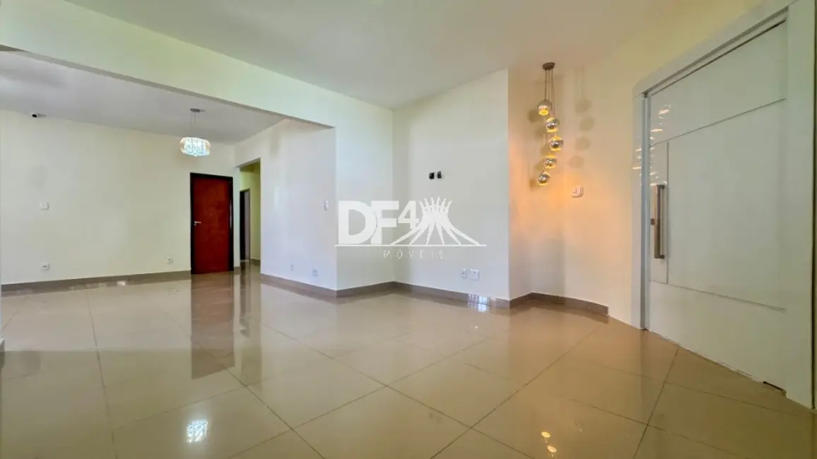 Casa com 6 quartos para alugar, 1000m2 em Setor Habitacional Samambaia (Vicente Pires), Brasilia - DF - imagem 2 Foto 2 de Casa com 6 quartos para alugar, 1000m2 em Setor Habitacional Samambaia (Vicente Pires), Brasilia - DF