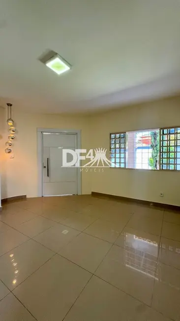 Casa com 6 quartos para alugar, 1000m2 em Setor Habitacional Samambaia (Vicente Pires), Brasilia - DF - imagem 3 Foto 3 de Casa com 6 quartos para alugar, 1000m2 em Setor Habitacional Samambaia (Vicente Pires), Brasilia - DF