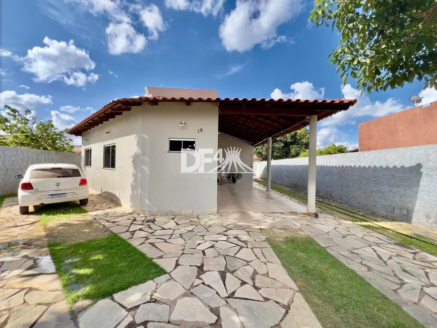 Casa de Condomínio com 3 quartos à venda, 800m2 em Ponte Alta Norte (Gama), Brasilia - DF - imagem 3 Foto 3 de Casa de Condomínio com 3 quartos à venda, 800m2 em Ponte Alta Norte (Gama), Brasilia - DF