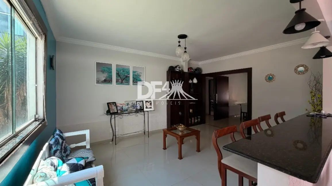 Casa de Condomínio com 3 quartos à venda, 650m2 em Brasilia - DF - imagem 2 Foto 2 de Casa de Condomínio com 3 quartos à venda, 650m2 em Brasilia - DF