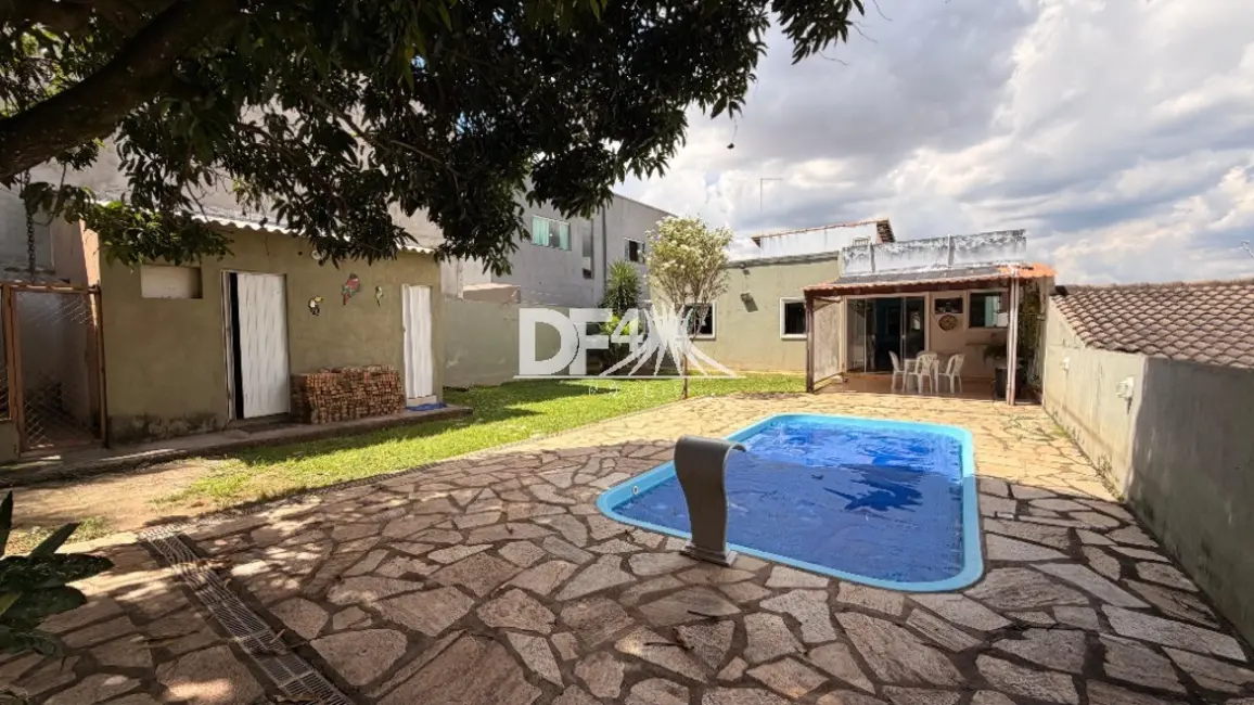 Casa de Condomínio com 3 quartos à venda, 650m2 em Brasilia - DF - imagem 1 Foto 1 de Casa de Condomínio com 3 quartos à venda, 650m2 em Brasilia - DF
