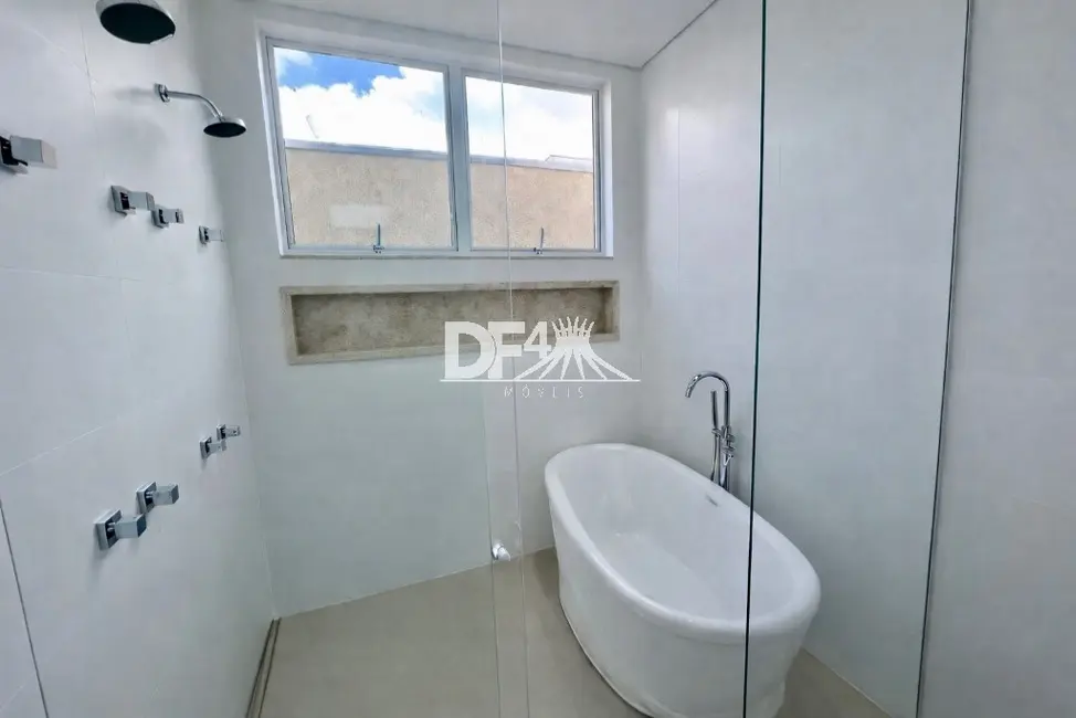 Casa de Condomínio com 3 quartos à venda, 370m2 em Setor Habitacional Arniqueira (Águas Claras), Brasilia - DF - imagem 8 Foto 8 de Casa de Condomínio com 3 quartos à venda, 370m2 em Setor Habitacional Arniqueira (Águas Claras), Brasilia - DF
