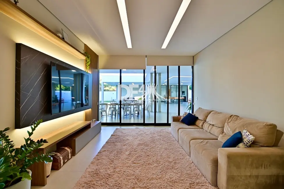 Foto 3 de Casa de Condomínio com 4 quartos à venda, 2500m2 em Park Way, Brasilia - DF