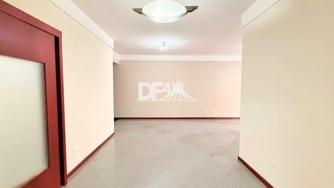 Apartamento com 4 quartos à venda, 154m2 em Asa Sul, Brasilia - DF - imagem 4 Foto 4 de Apartamento com 4 quartos à venda, 154m2 em Asa Sul, Brasilia - DF
