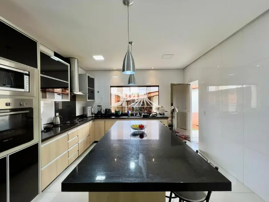 Casa de Condomínio com 4 quartos à venda, 400m2 em Setor Habitacional Vicente Pires, Brasilia - DF - imagem 9 Foto 9 de Casa de Condomínio com 4 quartos à venda, 400m2 em Setor Habitacional Vicente Pires, Brasilia - DF