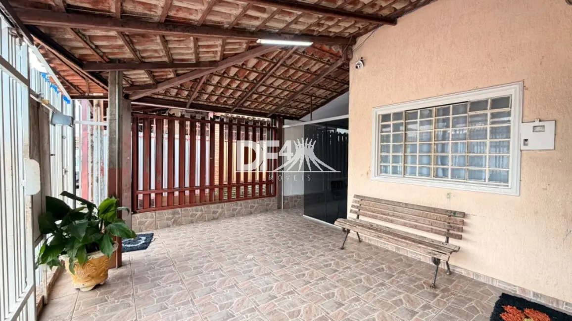 Casa com 4 quartos à venda, 120m2 em Guará I, Brasilia - DF - imagem 1 Foto 1 de Casa com 4 quartos à venda, 120m2 em Guará I, Brasilia - DF