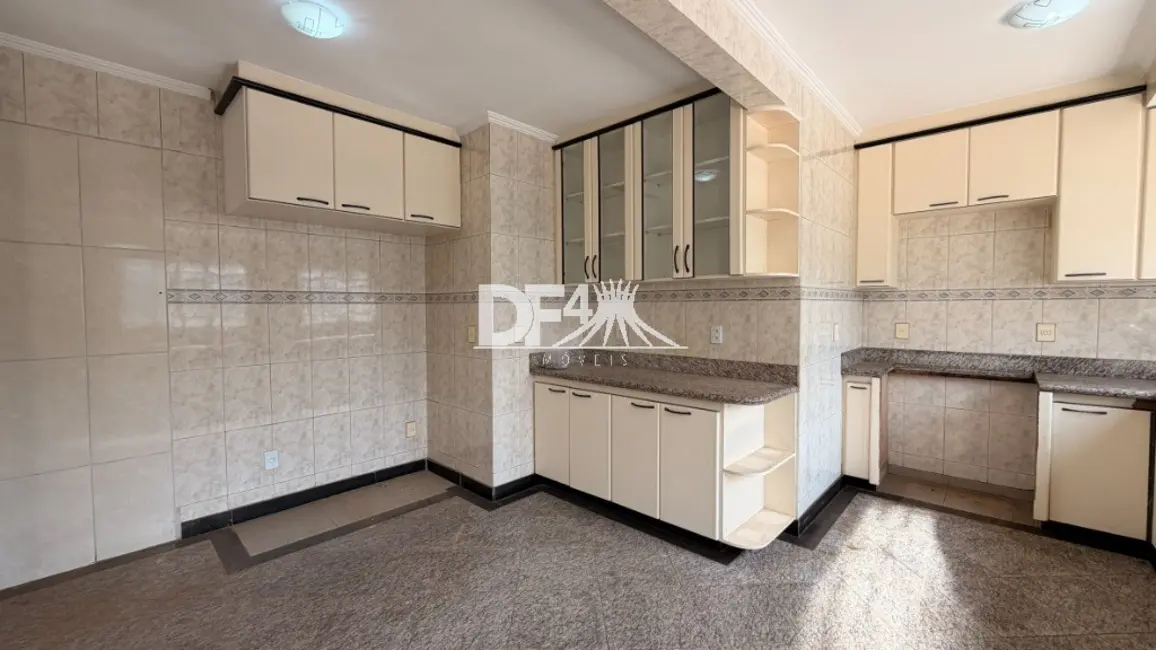 Foto 8 de Casa com 4 quartos para alugar, 250m2 em Taguatinga Norte (Taguatinga), Brasilia - DF