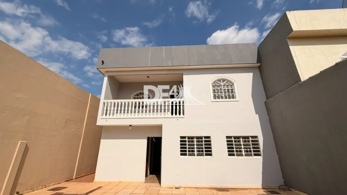 Foto 1 de Casa com 4 quartos para alugar, 250m2 em Taguatinga Norte (Taguatinga), Brasilia - DF