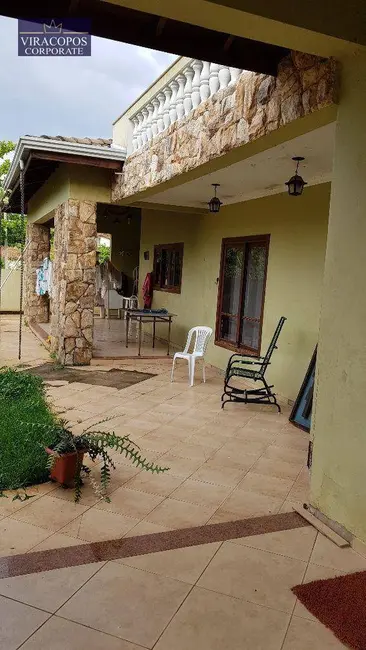 Chácara com 14 quartos à venda, 8330m2 em Dois Córregos, Valinhos - SP - imagem 4 Foto 4 de Chácara com 14 quartos à venda, 8330m2 em Dois Córregos, Valinhos - SP