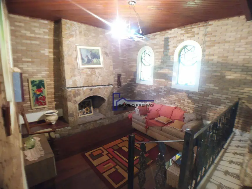 Foto 4 de Casa com 4 quartos à venda, 2000m2 em Jardim Estância Brasil, Atibaia - SP