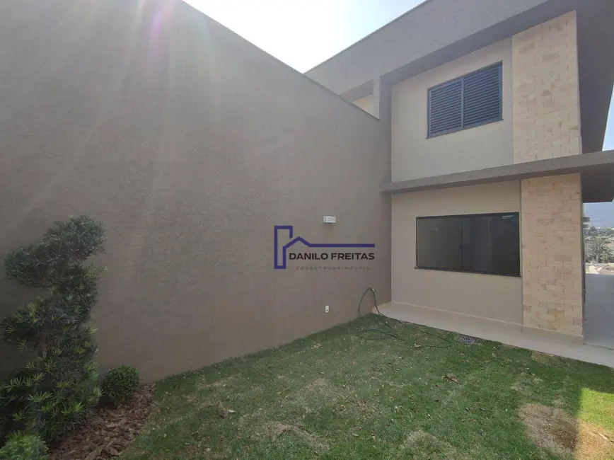 Foto 4 de Casa com 3 quartos à venda, 188m2 em Jardim do Lago, Atibaia - SP