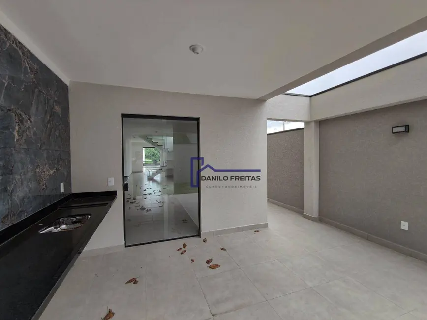 Foto 6 de Casa com 3 quartos à venda, 200m2 em Jardim do Lago, Atibaia - SP