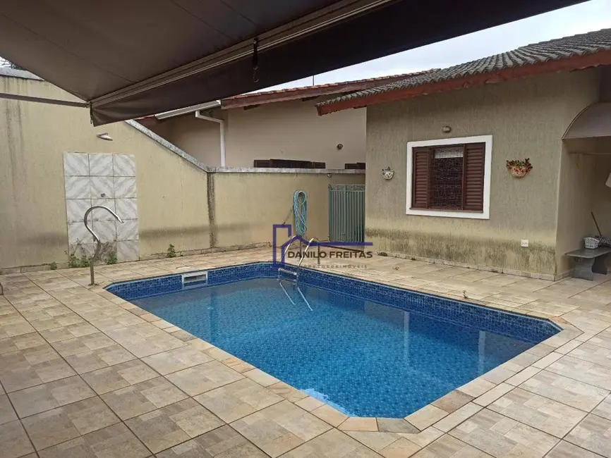 Foto 1 de Casa com 3 quartos à venda, 390m2 em Atibaia - SP
