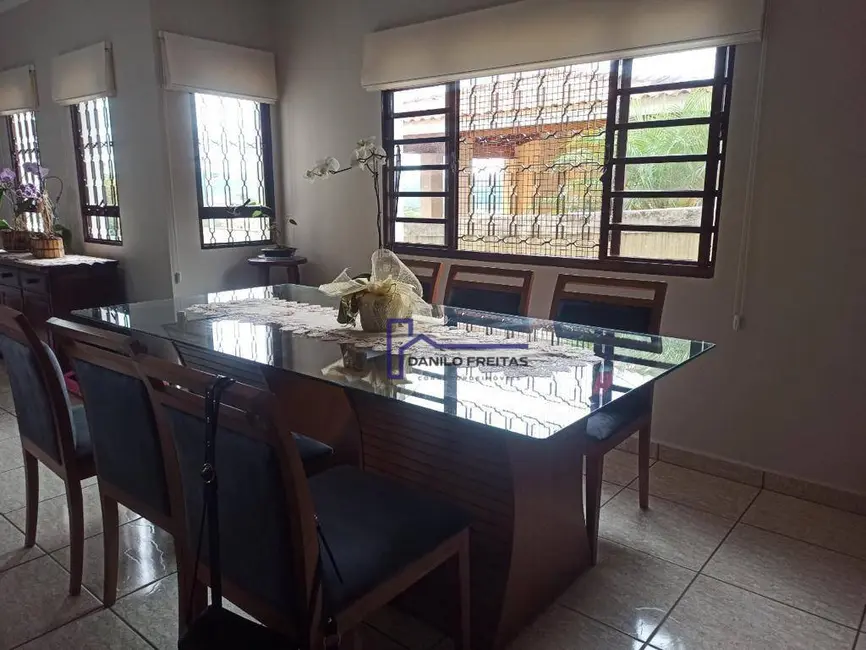 Casa com 3 quartos à venda, 390m2 em Atibaia - SP - imagem 9 Foto 9 de Casa com 3 quartos à venda, 390m2 em Atibaia - SP