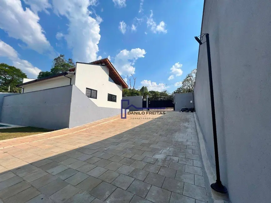 Foto 2 de Casa com 3 quartos à venda, 230m2 em Jardim Estância Brasil, Atibaia - SP