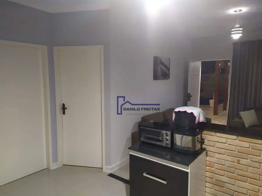 Foto 3 de Casa com 2 quartos à venda, 175m2 em Nova Cerejeira, Atibaia - SP