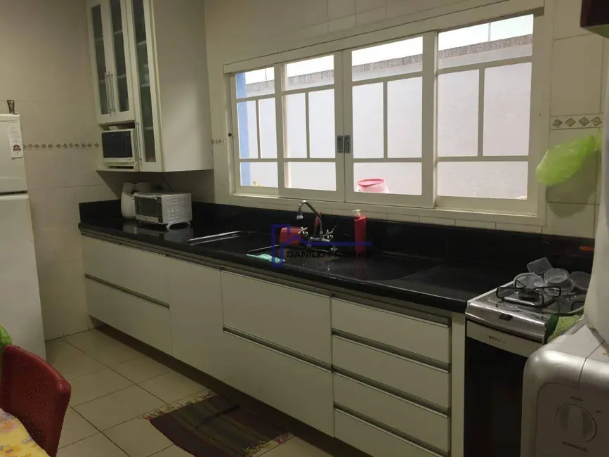 Foto 4 de Casa com 3 quartos à venda, 325m2 em Jardim do Lago, Atibaia - SP