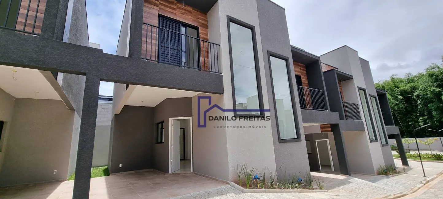 Foto 1 de Casa de Condomínio com 2 quartos à venda, 80m2 em Jardim Santo Antônio, Atibaia - SP
