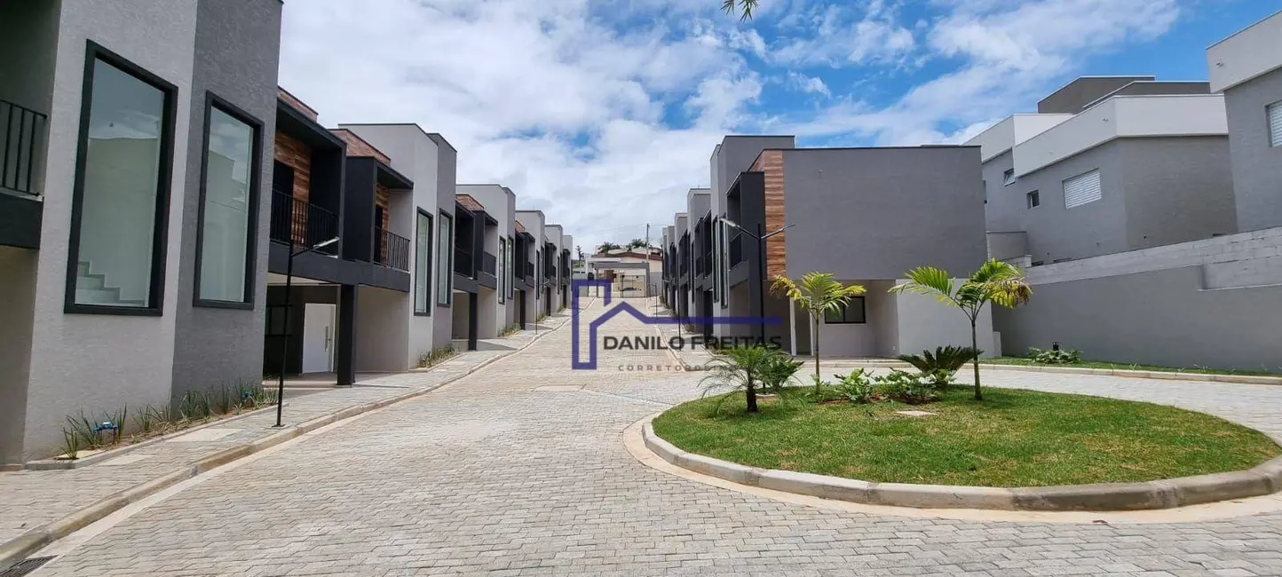 Foto 2 de Casa de Condomínio com 2 quartos à venda, 80m2 em Jardim Santo Antônio, Atibaia - SP