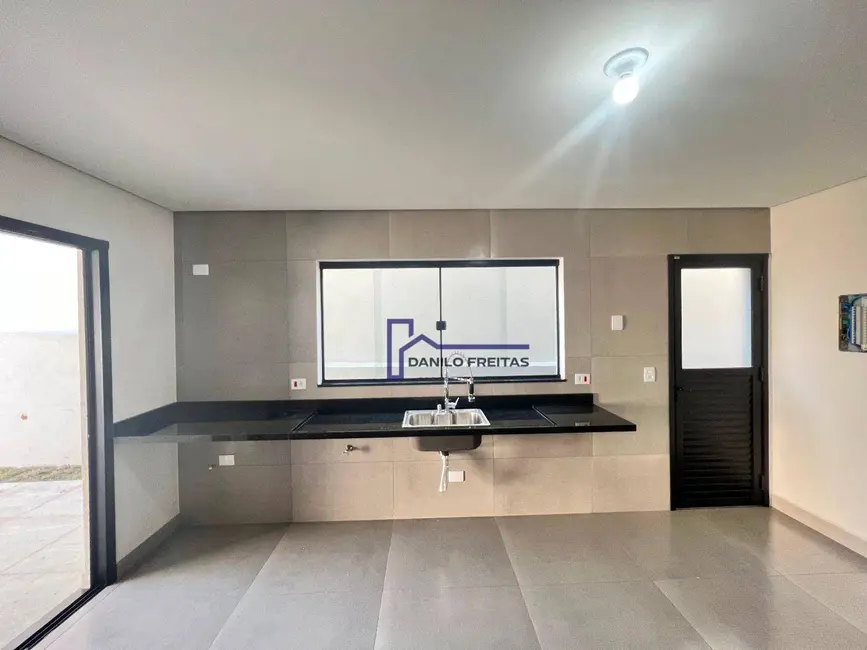 Foto 9 de Casa com 3 quartos à venda, 200m2 em Jardim do Lago, Atibaia - SP