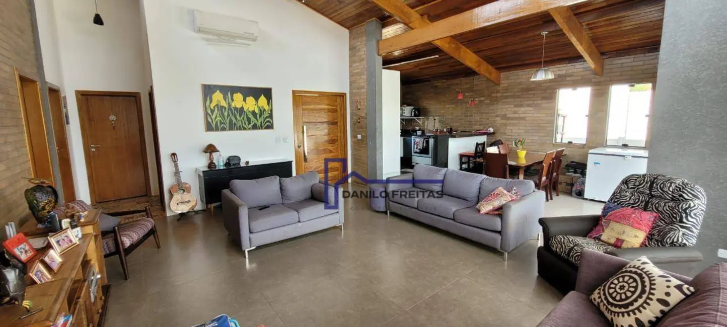 Foto 2 de Casa de Condomínio com 3 quartos à venda, 1000m2 em Estância Santa Maria do Laranjal, Atibaia - SP