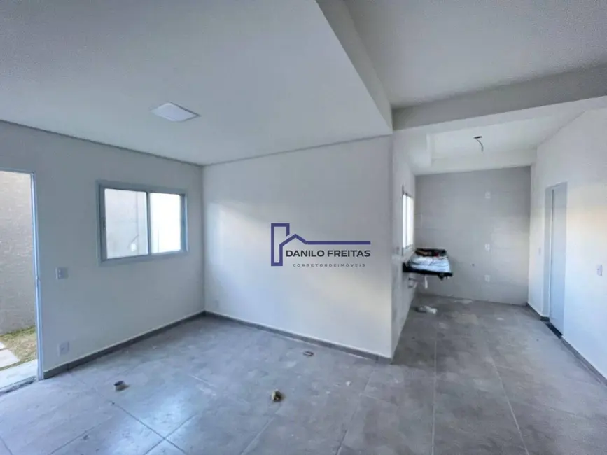 Foto 2 de Casa com 2 quartos à venda, 115m2 em Atibaia - SP
